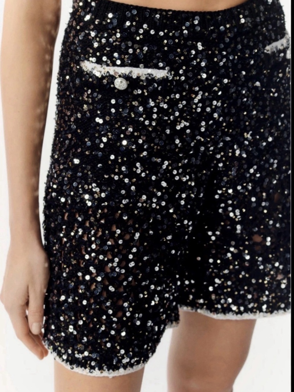 CHANNEL BLACK SEQUIN HIGH-WAIS SHORTS EU SIZE 36 US S/M NWT
100% AUTHENTIC - Picture 1 of 7